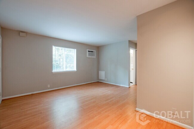 Foto del edificio - 905 Greenwood Ave NE