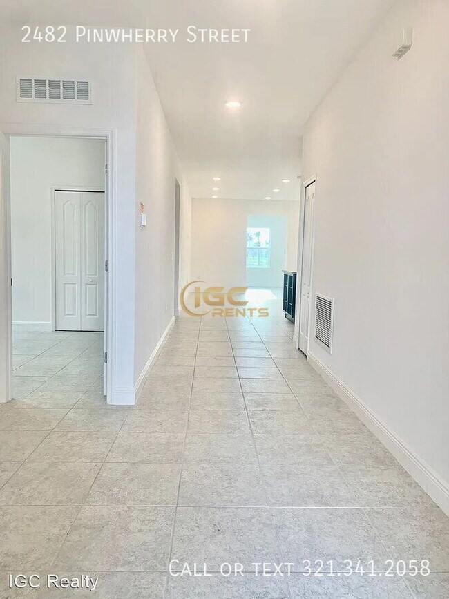 Foto del edificio - 2482 Pinwherry St