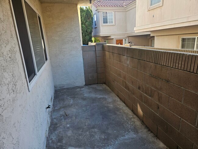 Foto del edificio - 1906 Rockefeller Ln