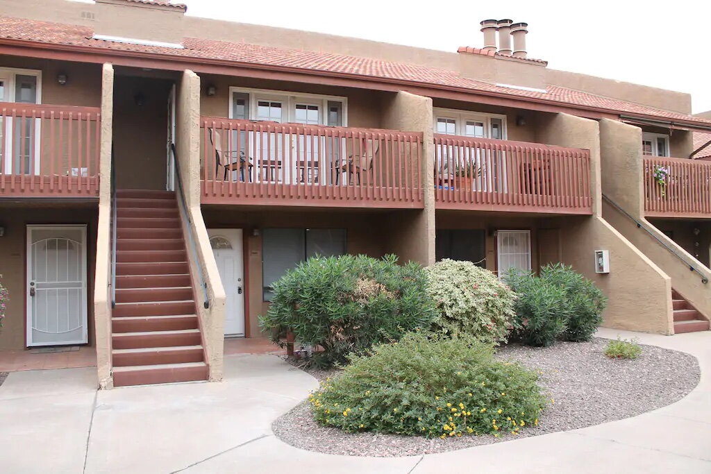 FULLY FURNISHED RESORT STYLE LIVING WITH MOUNTAIN VIEWS MOVE IN TODAY - FULLY FURNISHED RESORT STYLE LIVING WITH MOUNTAIN VIEWS MOVE IN TODAY