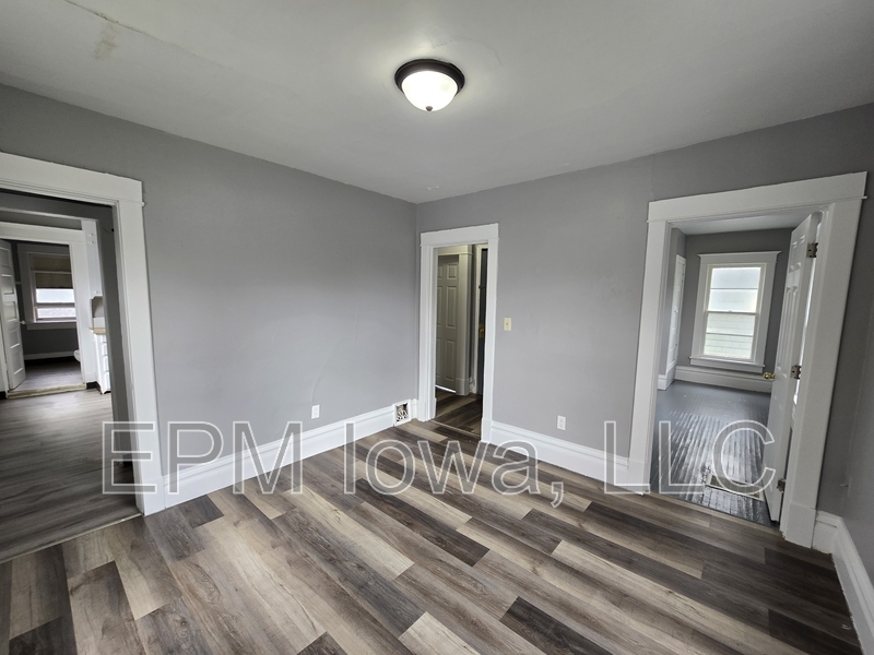 Primary Photo - 914 W 2nd St