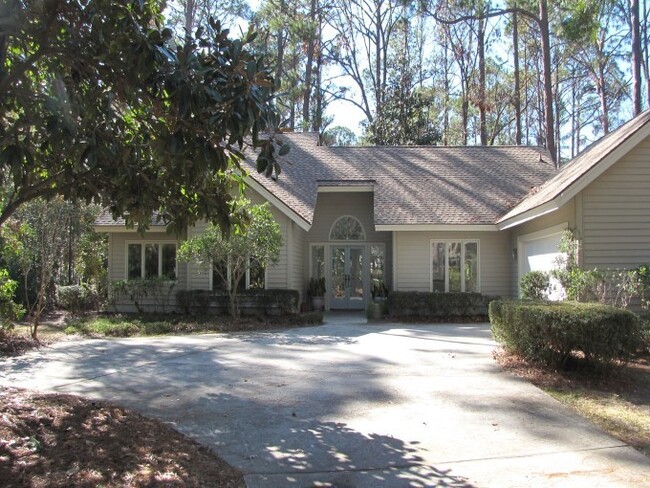 Building Photo - Hilton Head Plantation