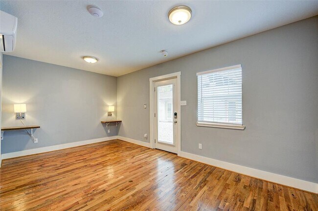 Building Photo - 4948 Polk St