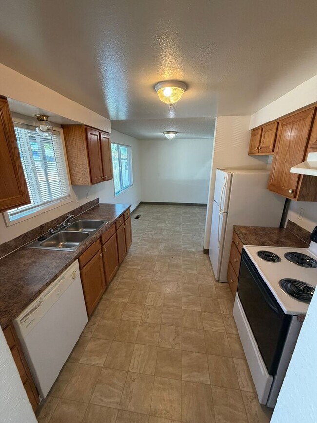 Foto del edificio - 2523 Pine Ln SE
