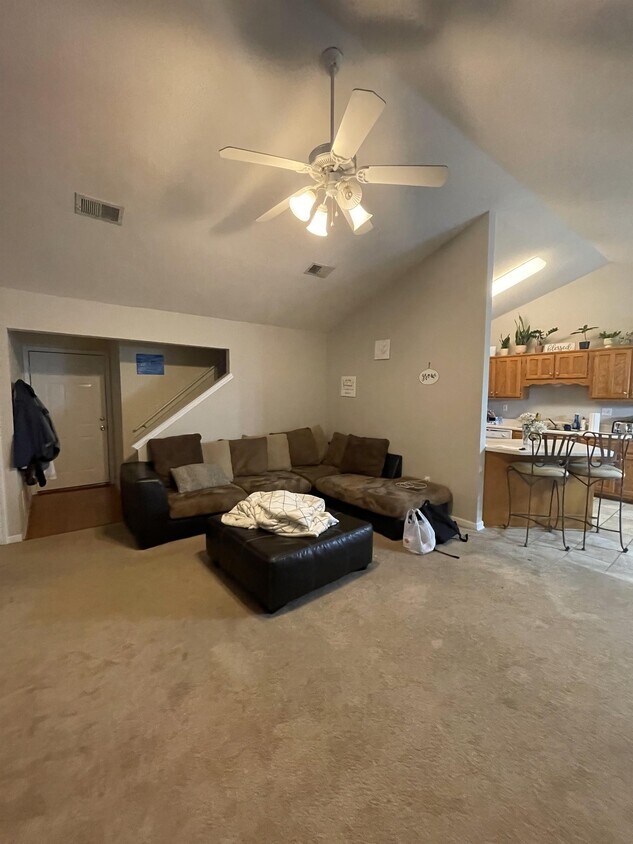 Foto del edificio - 1709 Timber Creek Dr