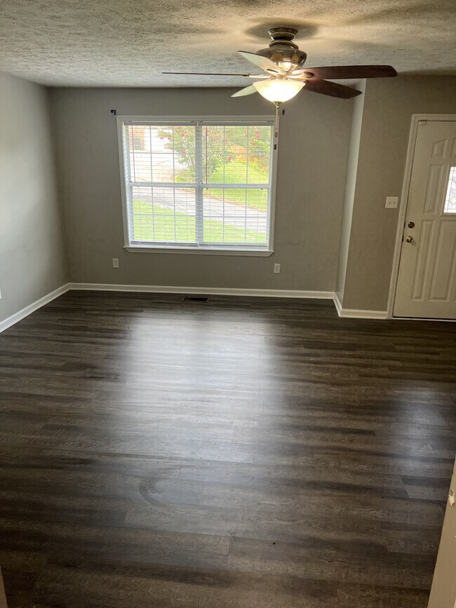 Foto del edificio - 1518 E Crane St