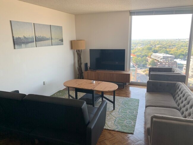 Foto del edificio - 1720 Maple Ave