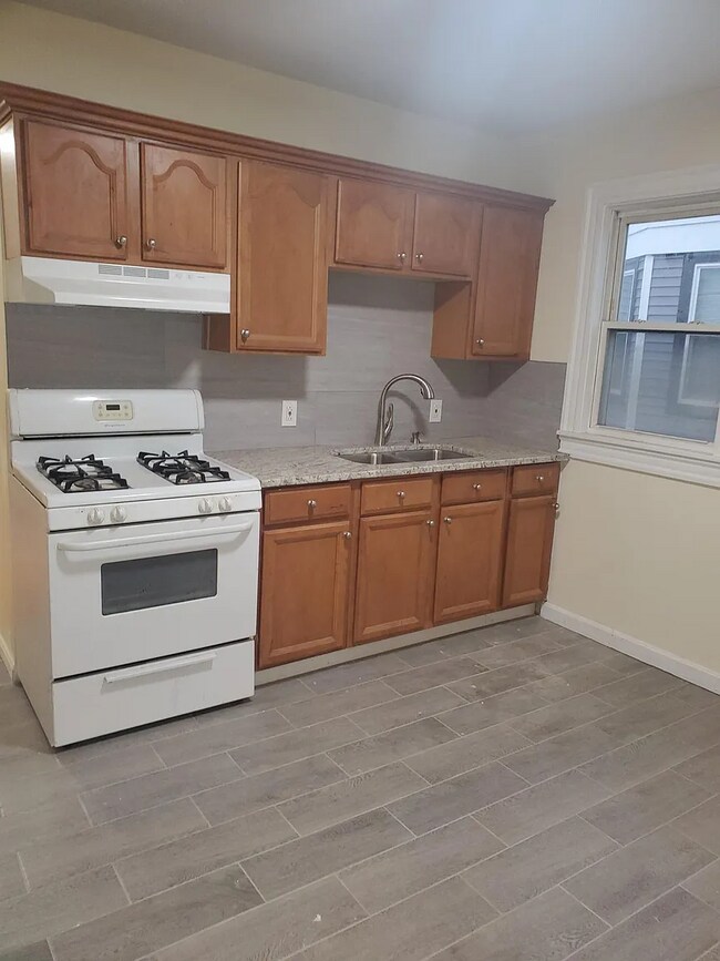 Kitchen - 3964 Washington St