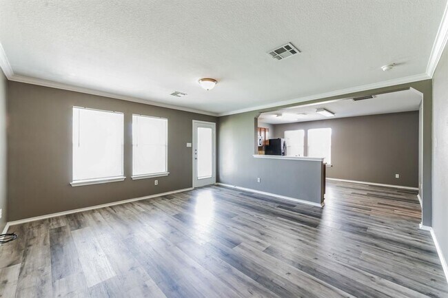 Foto del edificio - 5625 Clyde Ln
