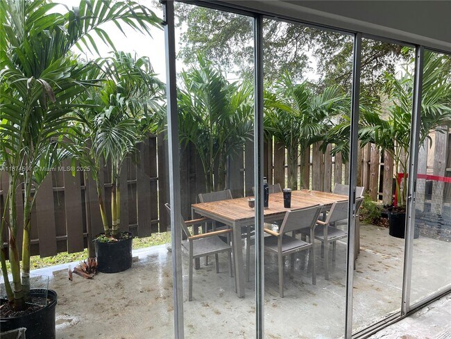 Foto del edificio - 8203 9th Ct