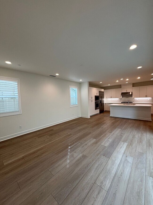 Foto del edificio - Gorgeous New Build in East Ventura