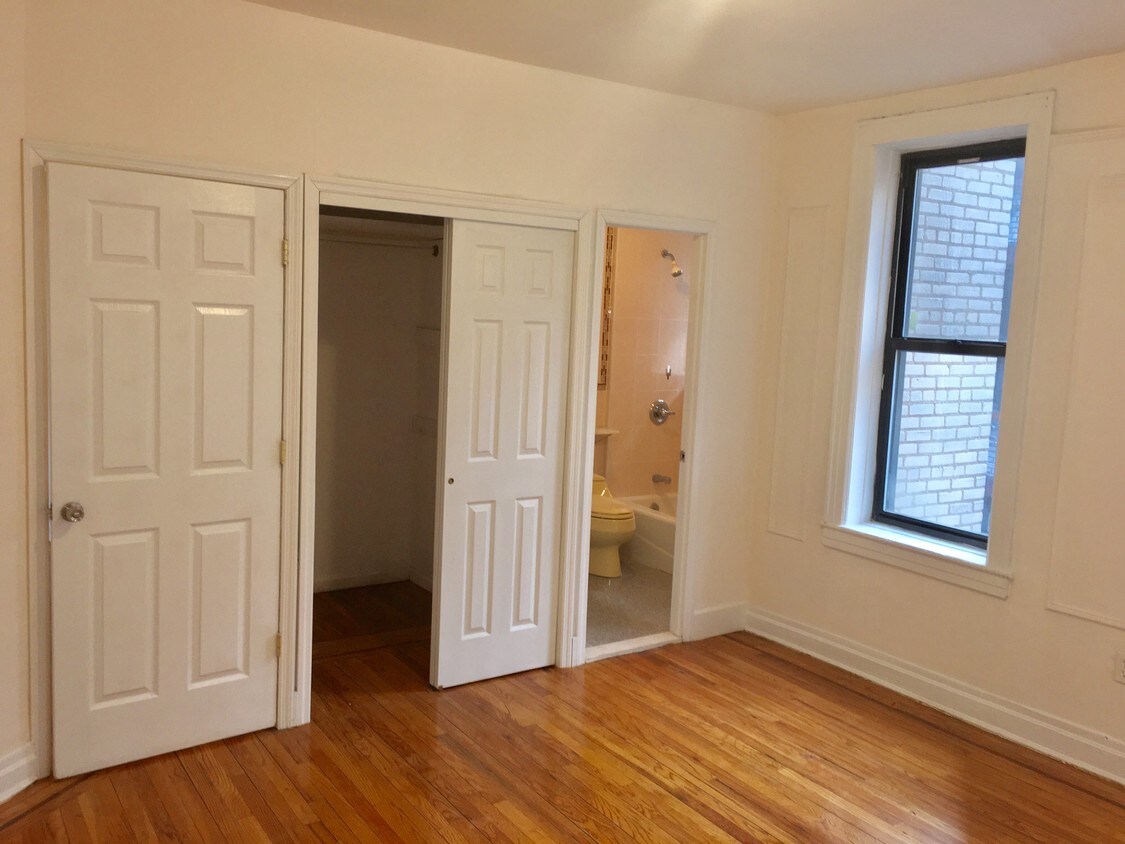 Primary Photo - 36-20 168th St