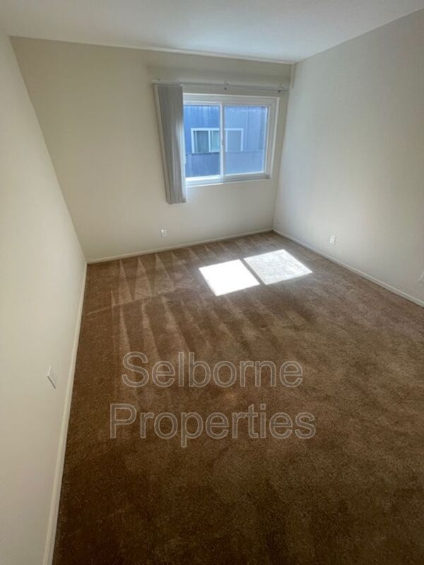 Building Photo - 407 Fairmount Ave