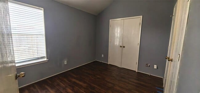 Building Photo - 9815 Hallmark Ln