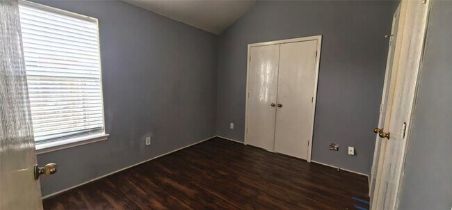 Foto del edificio - 9815 Hallmark Ln