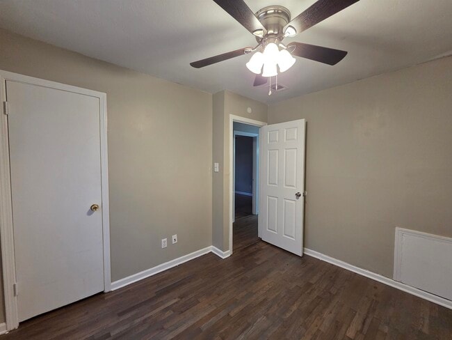 Building Photo - 4535 Beacon Hls Dr