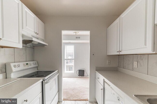 Foto del edificio - 7587 Margate Ct