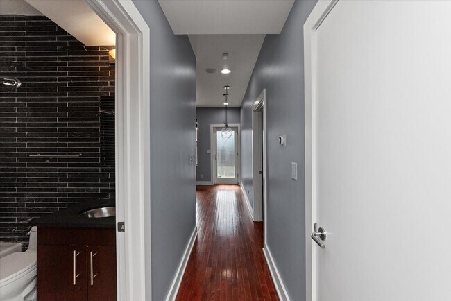 Foto del edificio - 2052 N Campbell Ave