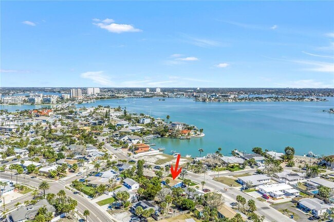 Foto del edificio - 6892 Gulf Winds Dr