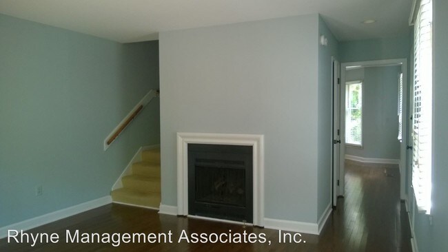 Building Photo - 2818 Wayland Dr