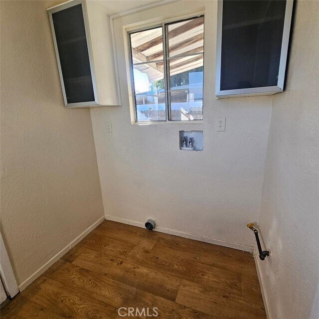 Foto del edificio - 10830 Bellegrave Ave