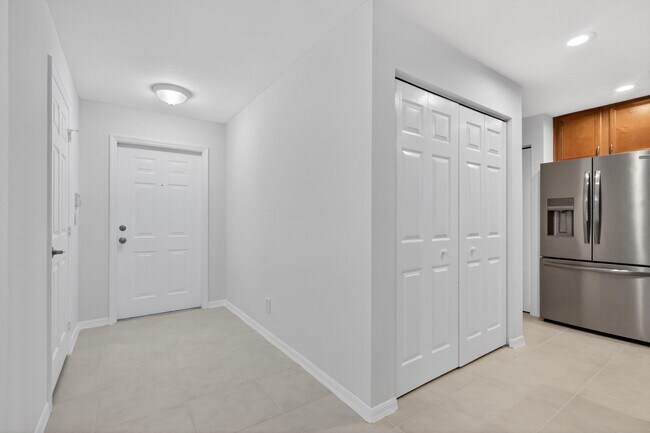 Foto del edificio - 16218 Sierra Palms Dr