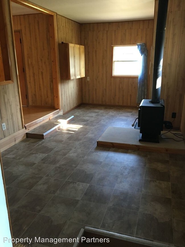 Building Photo - 2 br, 1 bath House - 740 W 53rd Street N
