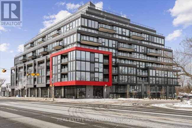 Building Photo - 2 Manderley Dr