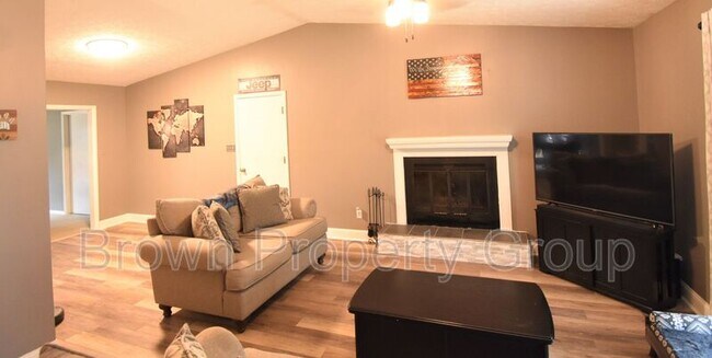 Building Photo - 1364 Fraser Dr