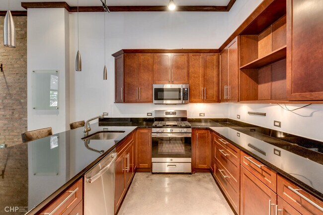 Foto del edificio - 650 N Wood St