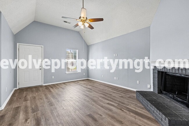 Foto del edificio - 5806 Ashridge Pl