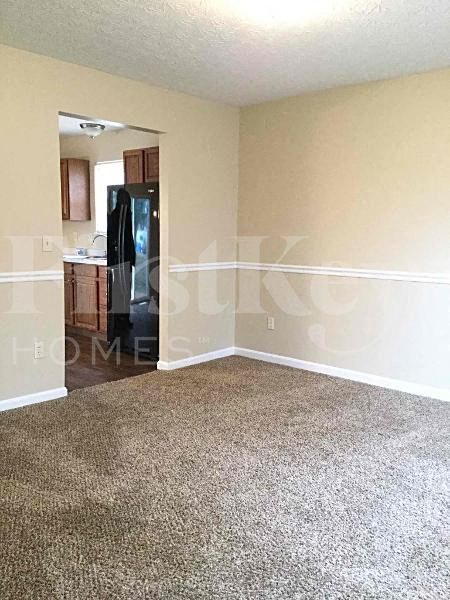 Foto del edificio - 8218 Melrose Ln