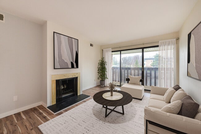 Foto del edificio - 1265 S Maple Rd