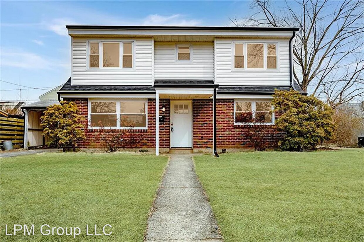 Foto principal - 5 br, 3 bath House - 1228 W Rosemont Drive