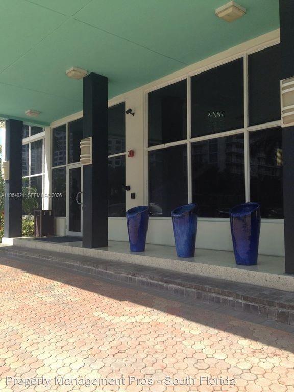 Building Photo - 3000 S Ocean Dr