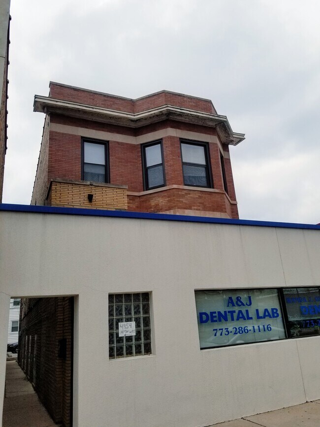 Building Photo - 4954 W Irving Park Rd