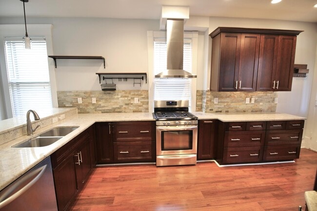 Foto del edificio - 310 E Beck St