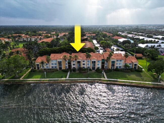 Foto del edificio - 180 Yacht Club Way