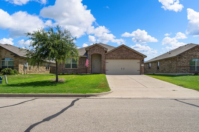 Building Photo - 2712 Jackal Dr