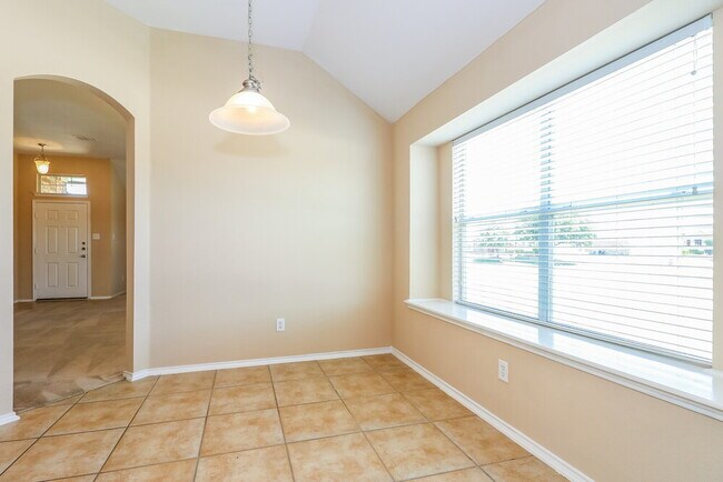 Building Photo - 1235 Sweetwater Dr