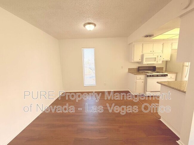 Foto del edificio - 1405 E Vegas Valley Dr