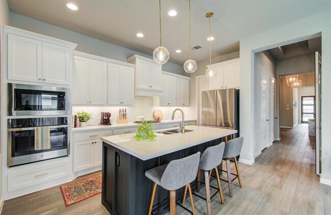 Building Photo - 4910 Morrison Dr