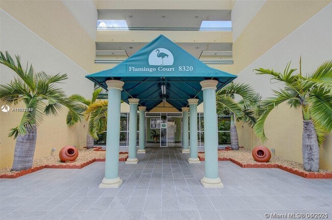 Foto del edificio - 8320 NW 8th St