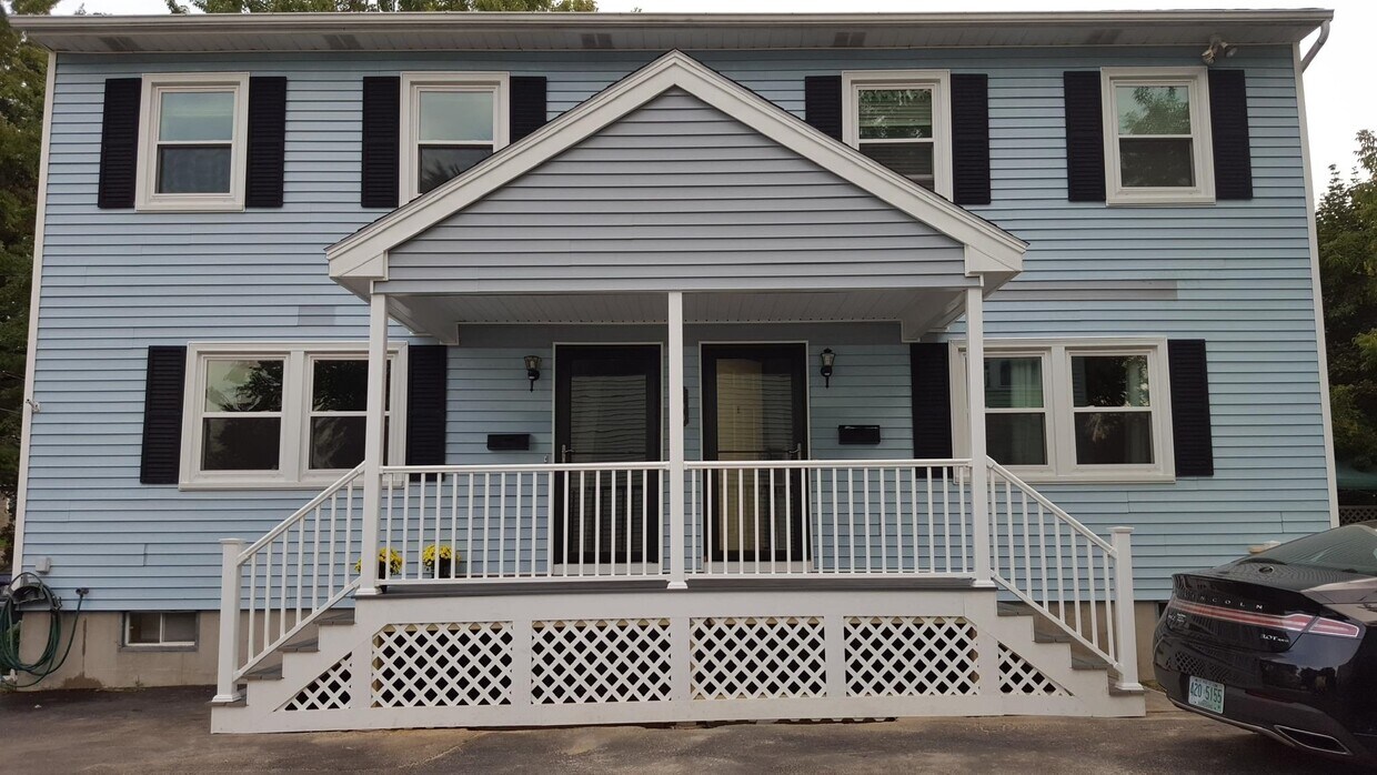 Primary Photo - 300 Porter St