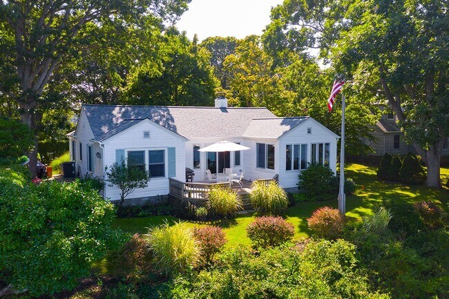 Building Photo - 5 Bluff Point Ln