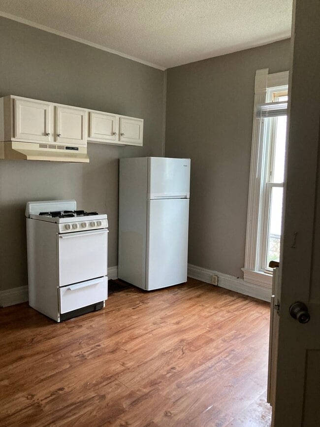 Foto del edificio - 305 E 9th St