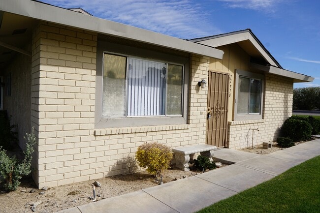 Foto del edificio - 72770 Willow St