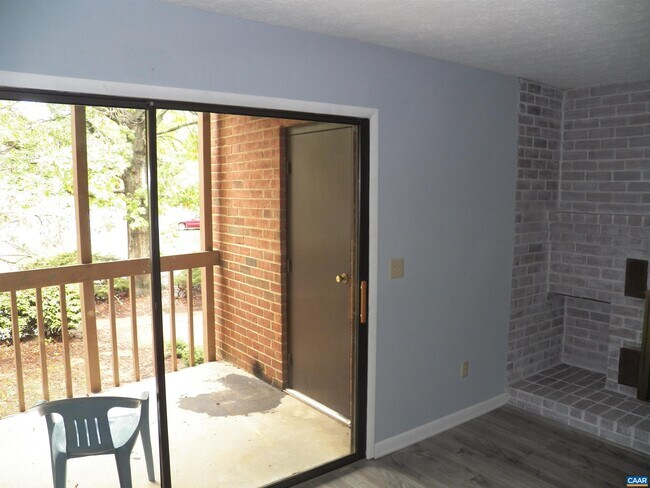 Building Photo - 120 Turtle Creek Rd