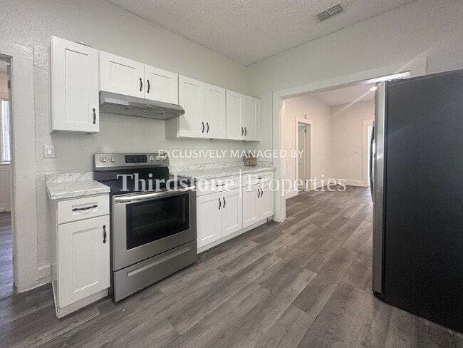 Foto del edificio - 2125 Lambert St
