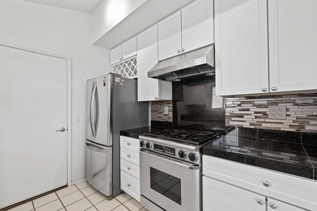 Building Photo - 72730 Sage Ct